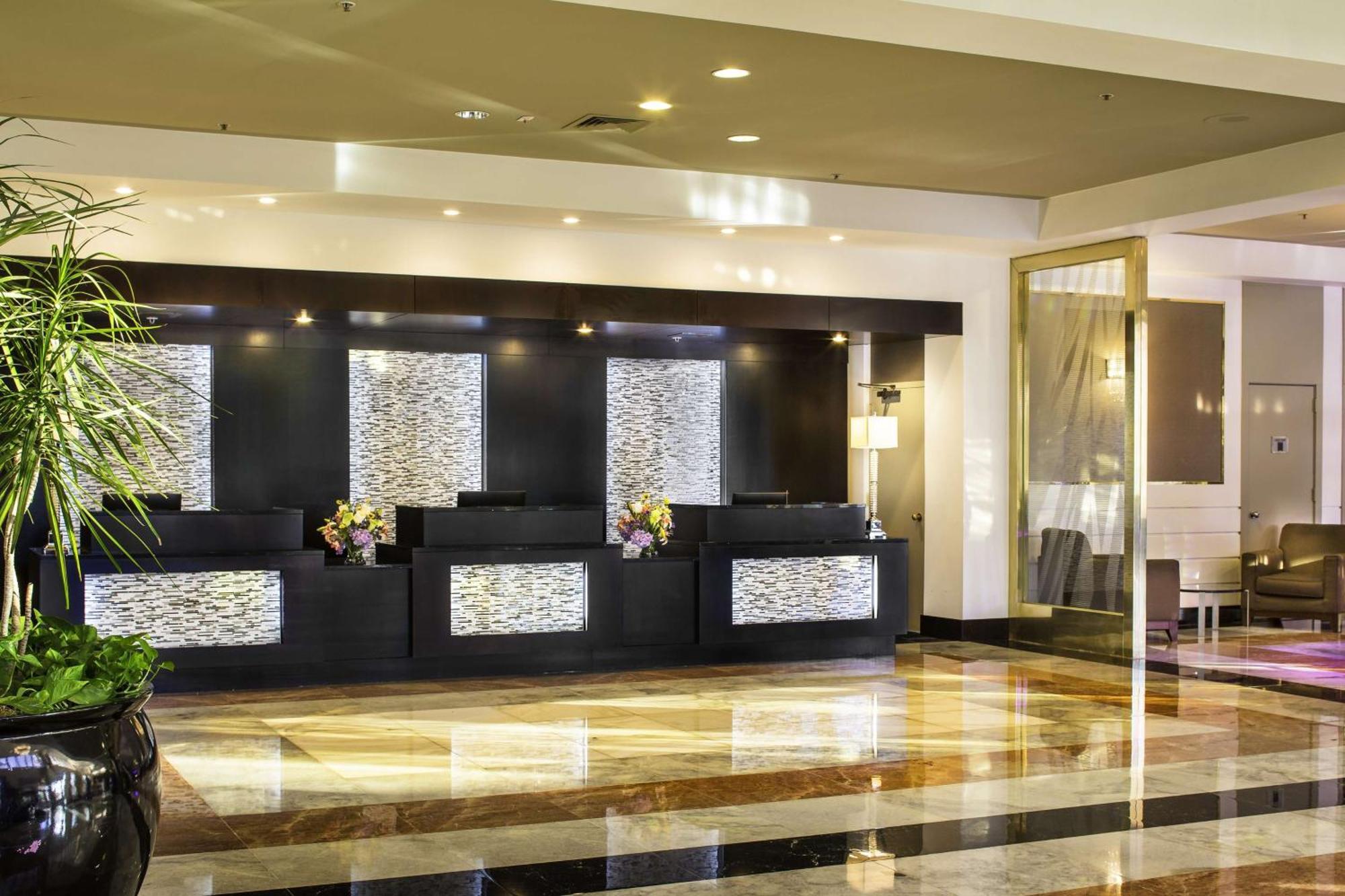 Laguardia Plaza Hotel New York Buitenkant foto